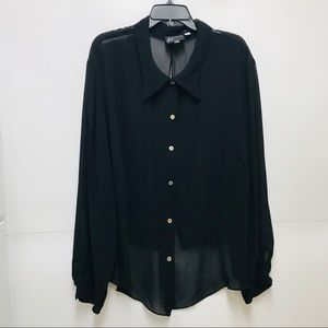 Benjamin a WRII women’s black top